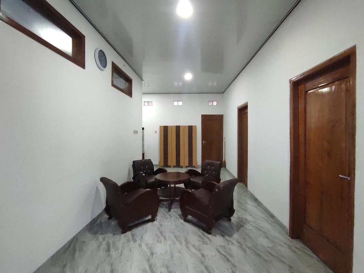 Arumdalu Homestay - Family House Villa Yogyakarta