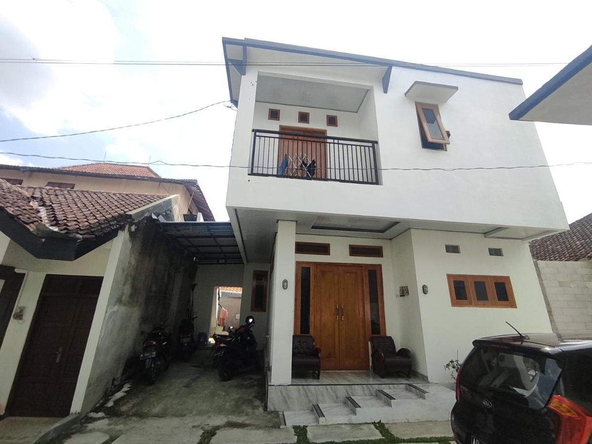 Arumdalu Homestay - Family House Villa *